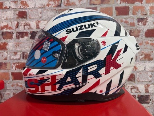 Off shark skwal 3 - shark, dashed